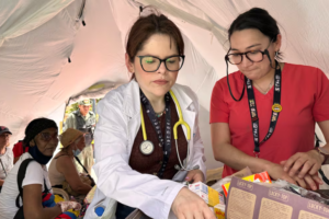 Médicos venezolanos regresan al país para salvar vidas