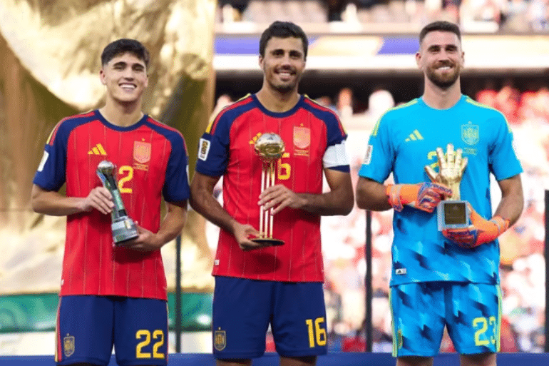 Rodri conquista el Balón de Oro del Mundial y lidera el dominio español Rodri conquista el Balón de Oro del Mundial