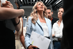 Sánchez propone a Yolanda Díaz para dirigir la OIT en plena crisis política Sánchez propone a Yolanda Díaz para dirigir la OIT