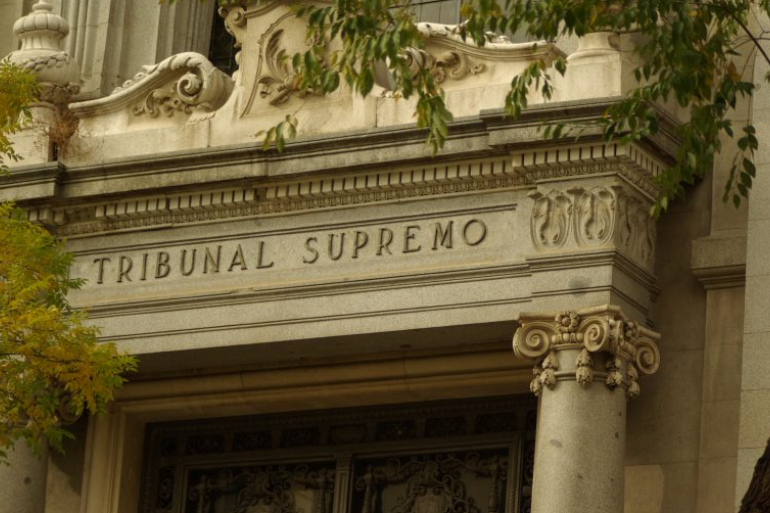 El Supremo corrige el Reglamento de Extranjería y anula varias restricciones del Gobierno Tribunal