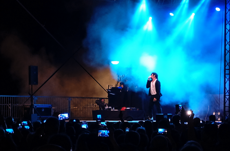 Oropesa del Mar vibra con «Michael’s Legacy», el tributo a Michael Jackson en la plaza Mallorca