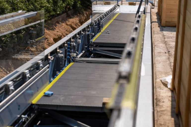 Barcelona instalará rampas mecánicas en Montbau para salvar una pendiente del 10 % Barcelona instalará rampas mecánicas en Montbau