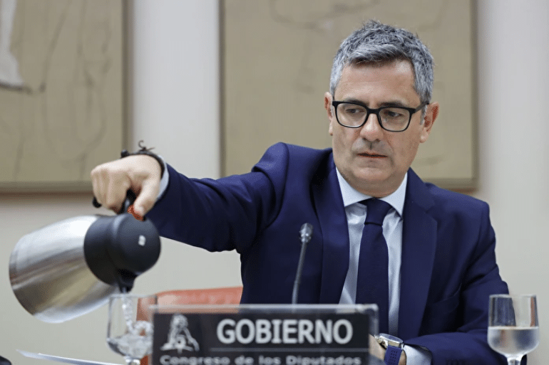 Bolaños respalda a Marlaska y agrava el choque con Robles por el CNI y Ceuta Bolaños respalda a Marlaska