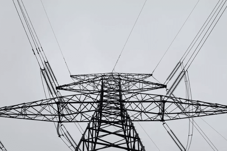Bruselas plantea rebajar la factura eléctrica a la gran industria y a los centros de datos Bruselas plantea rebajar la factura eléctrica a la gran industria