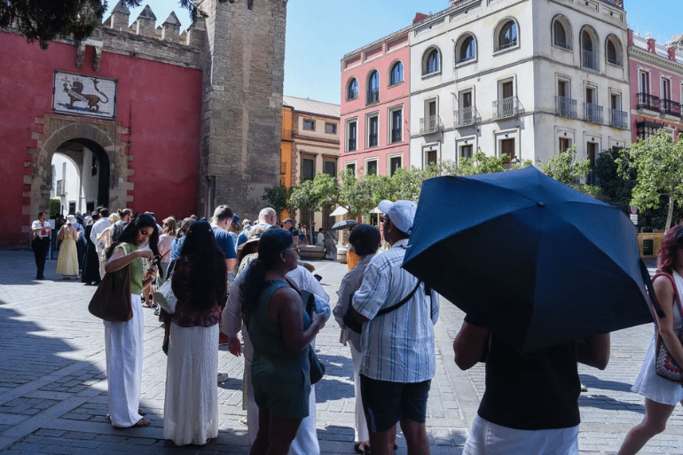Caos en la Policía Turística de Sevilla: 300 llamadas perdidas y solo cinco agentes Caos en la Policía Turística de Sevilla