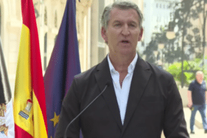 Feijóo acusa al Gobierno de conocer el riesgo en Ceuta y critica las barreras marítimas: «Son ridículas» Feijóo acusa al Gobierno de conocer el riesgo en Ceuta