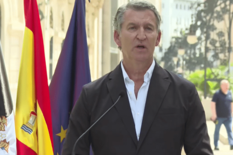 Feijóo acusa al Gobierno de conocer el riesgo en Ceuta y critica las barreras marítimas: «Son ridículas» Feijóo acusa al Gobierno de conocer el riesgo en Ceuta