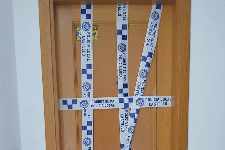 La Policía Local logra que los okupas abandonen una vivienda junto a Salera tras varios días de gestiones La Policía Local logra que los okupas abandonen una vivienda junto a Salera