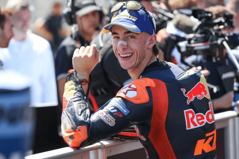 Pedro Acosta avisa antes de llegar a Ducati: «No tengo miramientos con nadie al adelantar» Pedro Acosta avisa antes de llegar a Ducati