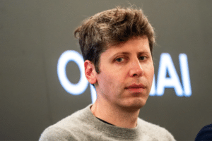 Sam Altman defiende que ChatGPT ayude a criar hijos y desata una ola de críticas Sam Altman defiende que ChatGPT