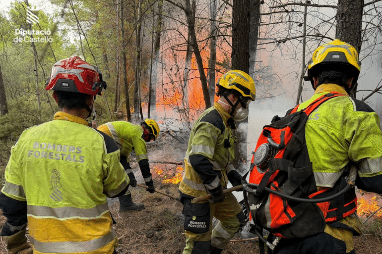 Un rayo desata un incendio en Segorbe tras una jornada con diez fuegos en Castellón Un rayo desata un incendio en Segorbe