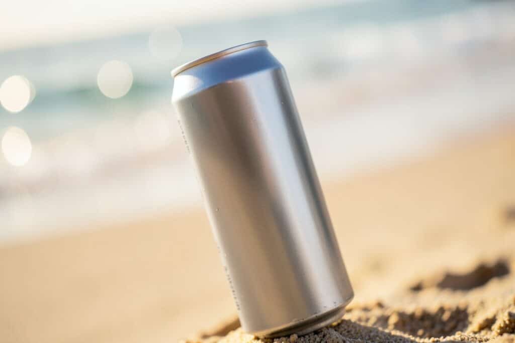 Baleares prohíbe bebidas energéticas y gas de la risa a menores con multas Baleares prohíbe bebidas energéticas y gas de la risa a menores con multas
