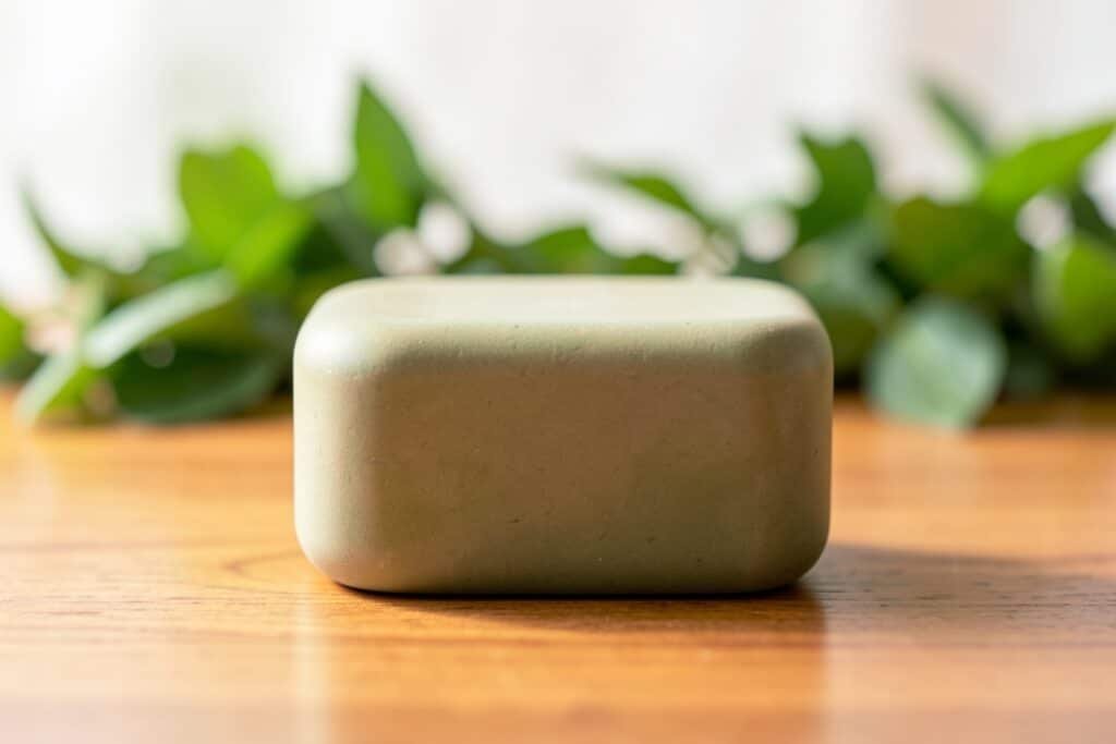 Champú sólido: una alternativa para cuidado del cabello y cuero cabelludo Champú sólido: una alternativa para cuidado del cabello y cuero cabelludo