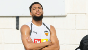 Danjuma destaca en la gira del Valencia con tres goles y desmiente rumores Danjuma destaca en la gira del Valencia con tres goles y desmiente rumores
