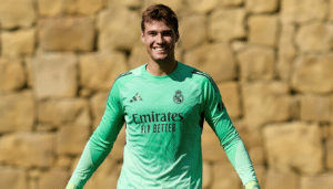 Fran González, nuevo portero del Sevilla con contrato hasta 2031