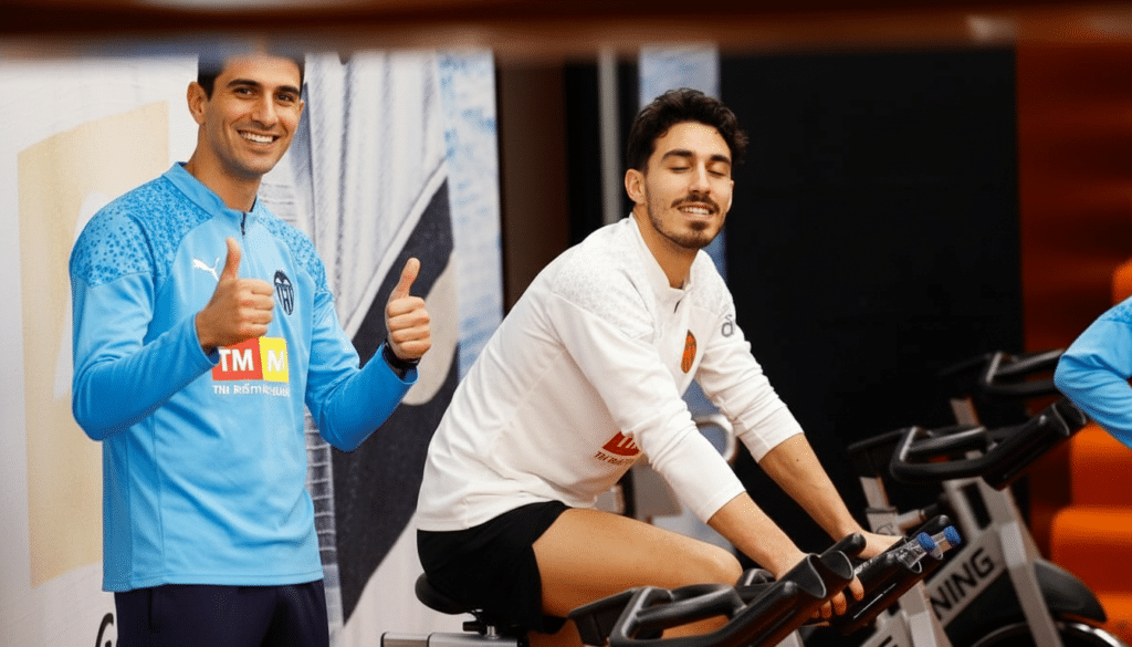 Presión a André Almeida impulsa oferta del Valencia por Arnau Martínez