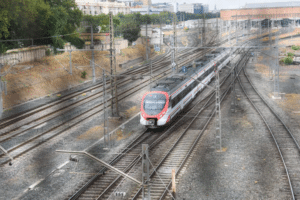 Adif blindará casi 6 kilómetros de vías en Sevilla