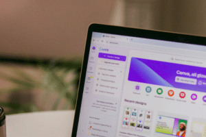 Canva acelera contra Microsoft y Google