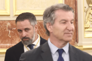 Feijóo y Abascal salen a la calle contra Sánchez