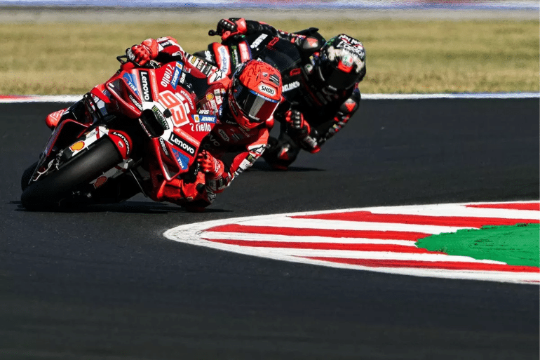 Marc Márquez gana el sprint de Misano y aprieta el Mundial de MotoGP Marc Márquez gana el sprint de Misano