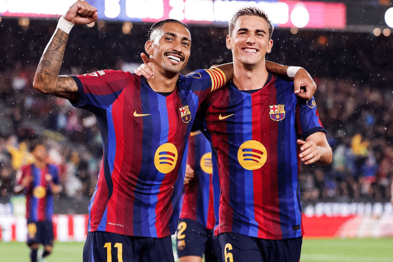 Raphinha destroza al Sevilla con otro hat-trick y mantiene perfecto al Barça Raphinha destroza al Sevilla