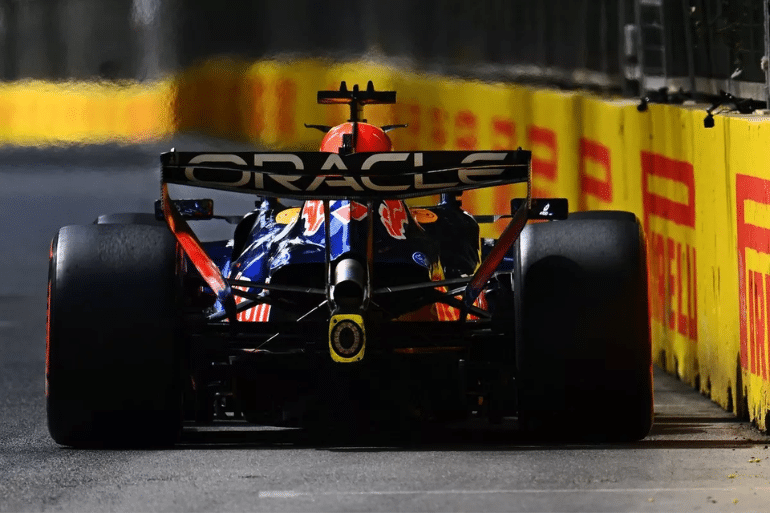 Verstappen desvela el problema que hundió a Red Bull en Bakú: “El motor ya no funcionaba bien” Verstappen desvela el problema que hundió a Red Bull en Bakú