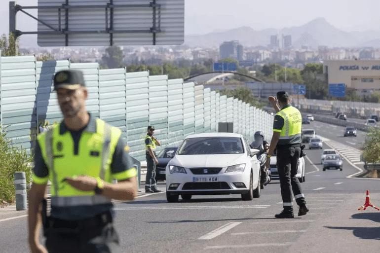 La nueva norma de tráfico prevé multas de 200 euros para patinetes y ciclistas