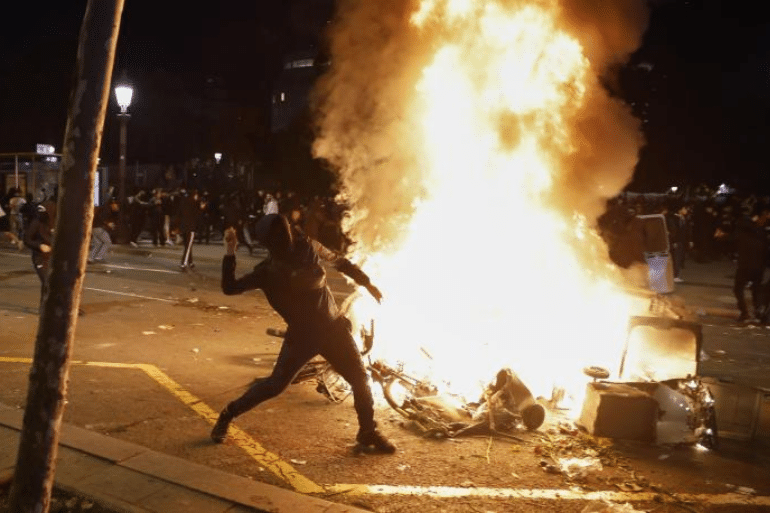 Barcelona estalla: 128 detenidos tras los disturbios convocados por TikTok