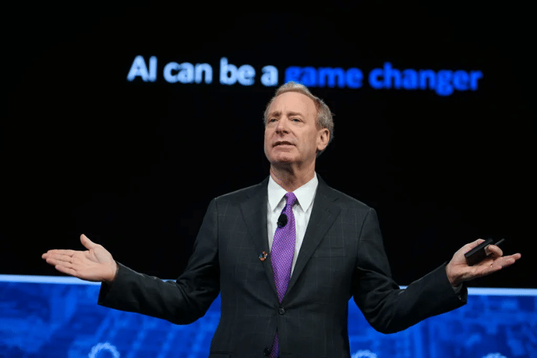 Brad Smith pide regular la inteligencia artificial y señala al Reino Unido como líder