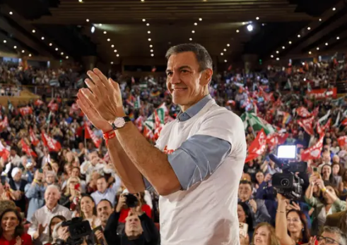 Sánchez agita el miedo a PP y Vox y promete blindar el aborto